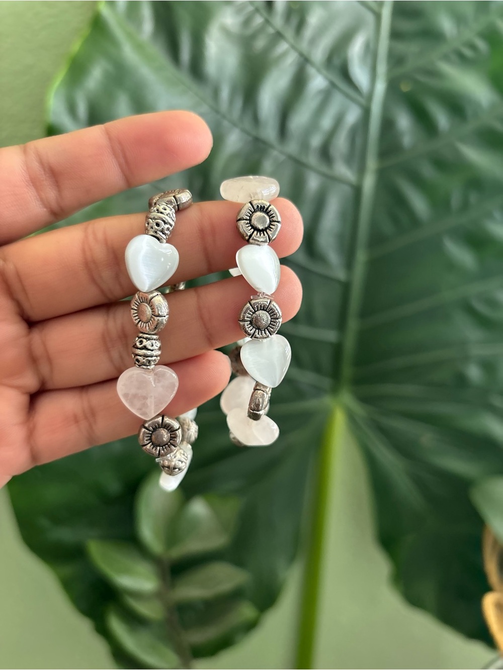 Bracelet with quartz heart beads